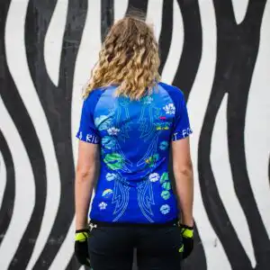 Ausgefallenes Damen Fahrradtrikot Goa in Blau Gelb mit buntem Ethno Muster - Rückansicht