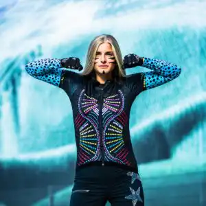 Buntes Damen Radtrikot Cherokee kombiniert mit schwarzer Baggy Bike Shorts Star und tuerkis gepunktetem Unterziehshirt
