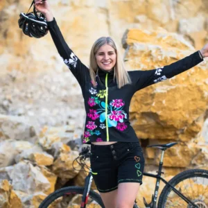 Killertaler Damen Langarmtrikot Hawaii — flauschig weich, handgefertigt in Burladingen. Imagebild