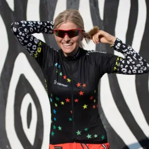 Killertaler Damen Radtrikot Moonride schwarz mit farbigen Sternen und Unterziehshirt schwarz/weiß Leo — handgefertigt in Burladingenn