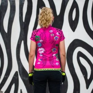 Killertaler Damen Radtrikot Ibiza, pink mit farbigen Motiven, Rückseite — handgefertigt in Burladingen